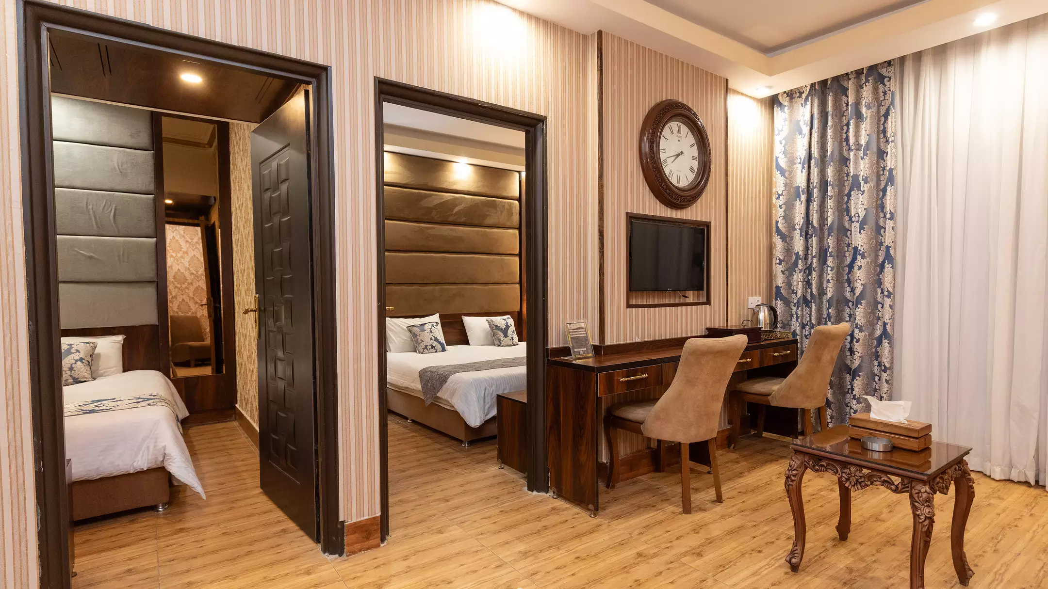 Alibaba https://cdn.alibaba.ir/ostorage/hotel-accommodation-images/674d80f010d0d5745be3d436_هتل بغدادی - سوئیت دوخوابه چهارتخته دبل سینگل (1).webp